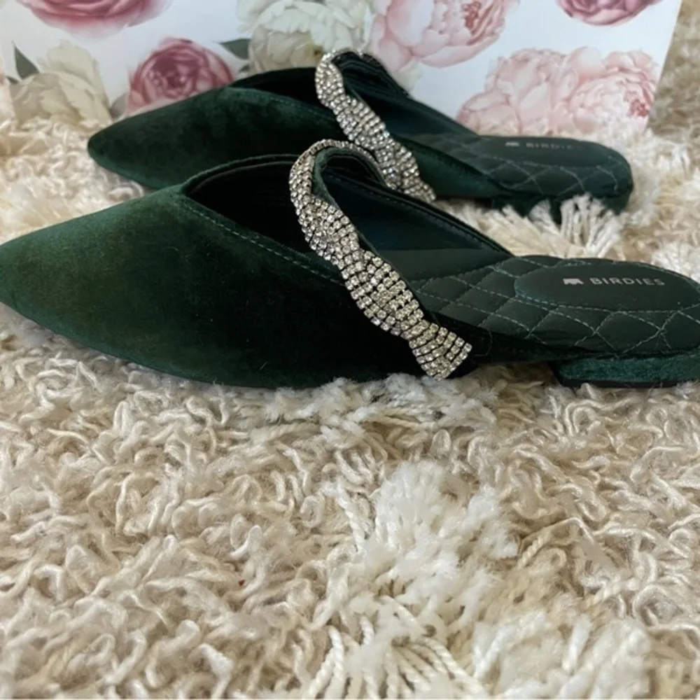 Emerald Green Birdies Swan Jeweled Velvet Slip On Shoe